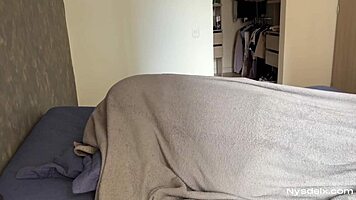 Amateur couple rides big cock in morning sex under savannah