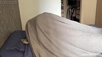 Amateur couple rides big cock in morning sex under savannah