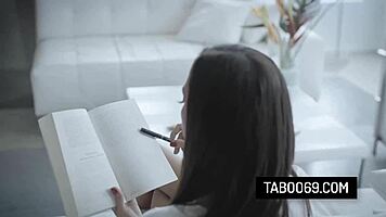 Brunette teen jaye summers enjoys reality moments with her boyfriend