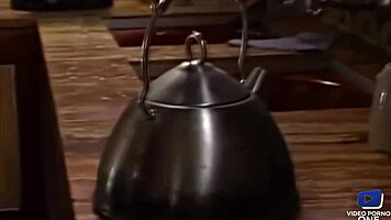 Angie Love Salope Blonde Sait Samuser Avec Deux Bites