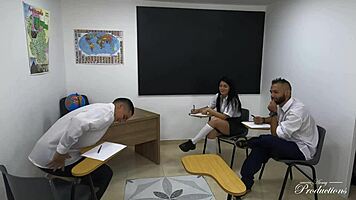 Nerd Approves Class With Threesome
