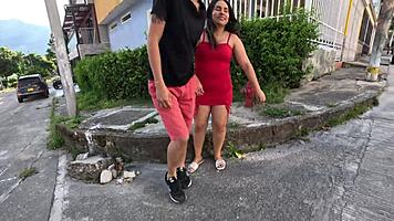 pareja colombiana aceptaron hacer un vídeo por dinero 😏