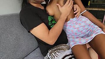 Cómo sedujiste a tu hijastra con esa polla en casa?