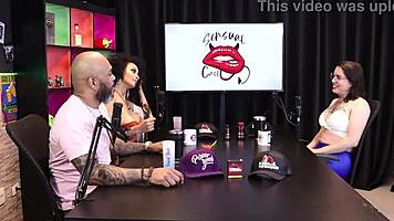 Achava que ser mulher era ter uma buceta e que muitos homens dao o cu alem do pau de 32cm - melissa leal sheer red