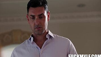 Summer Vixen says, Suck my big tits on Wall Street.