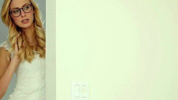 hey girl, lemme show ya how to handle this slut with a strapon! 😜