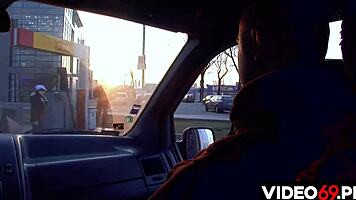 Quick hotel pickup leads to intense pussy licking