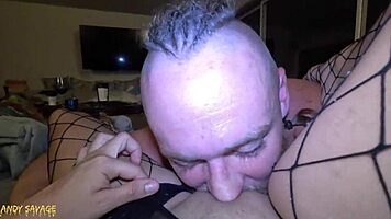 Latina queen Emma Twatson eats pussy to orgasm