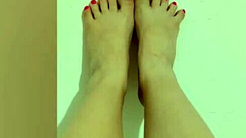 i love showing my shy legs and getting that orgasm