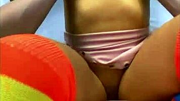 La hijastrastra era tan estrecha que él tuvo que ser muy paciente para no lastimarla disfrutando de cada centímetro que lograba entrar en ella