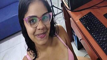 I enter Valentinahot's room and she seduces me