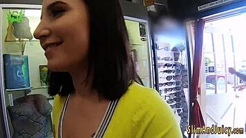 booty shaking tatted teen gets pussy pounded