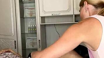 Have you seen the depilation of her long slender legs?