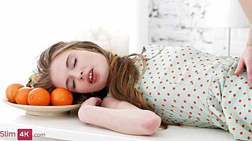 Skinny teen takes massive cumshot after blowjob 😍