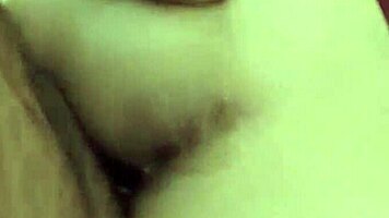 otra cogida de perrito, mi jefe me manosea mientras limpio y me mete toda su polla en la boca.