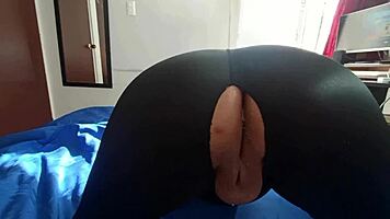 Hey latina madrastra, why cheat in tight spandex leggings with hijastro?