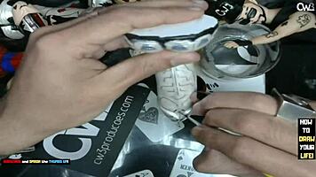 it's time to finish painting the little 18+ grey alien with some dildo art business.