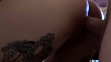 בוני בואוטי בת 19 מכוסה בזרע על ידי אנדי סבג' בפרק 32