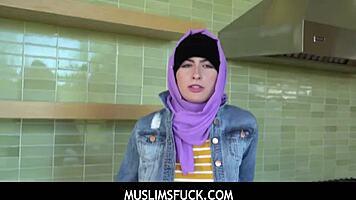 MuslimsFUCK! ไล่ตามความฝันเปียกกับ Angeline Red!
