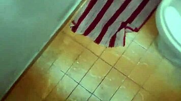 Recording Horny Stepmother Bathing, Curvy Milf Exposed