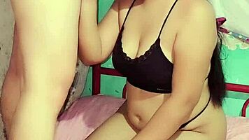 Chica Swallows Cum After Deepthroat Blowjob