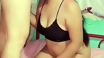 Chica Swallows Cum After Deepthroat Blowjob