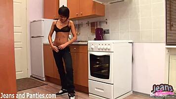 i can barely fit in these jeans