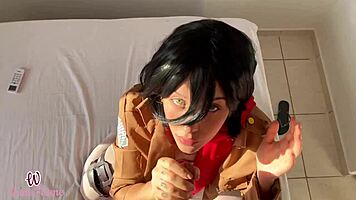 Mikasa mandona sentou gostoso no otaku até tirar leite