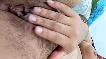 Hey, hast du je so ne riesige saftige behaarte Fotze gesehen?