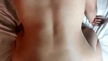 dejo que mi amigo me haga sexo anal, feels so delicious