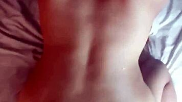 dejo que mi amigo me haga sexo anal, feels so delicious