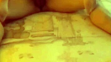 青藤妹妹 eats big cock eagerly