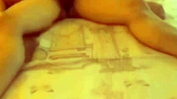 青藤妹妹 eats big cock eagerly