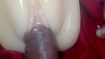 Comendo uma bucetinha deliciosa