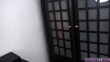 Hot teen teases with blowjob before hardcore fucking