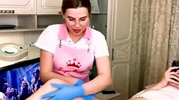 Sugarnadya waxes her legs for a client with a gorgeous and sexy ass. She trims her pussy on webcam for the russian teen audience.