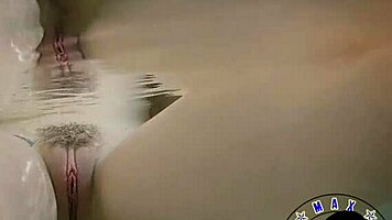 i am sma2e2 emma, showing how i make myself cum with toes and feet underwater, reaching orgasm