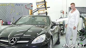 Hunk Pounds Hard Willy Deep Into Hottie's Wet Beaver