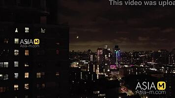 Young boyfriend licks her to orgasm