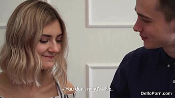 I stretch my slim pussy and lose my virginity