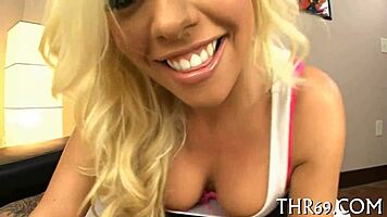 I give the babe a facial after she licks my balls, but I messed up the sauce