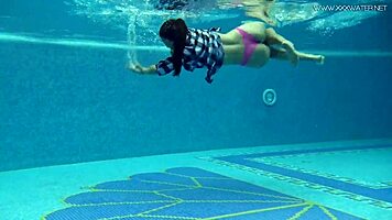 Hot European MILF Sazan Dives Into Underwater Erotics With Big Ass