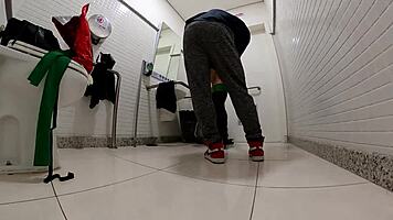 jade cosplay in bathroom halloween