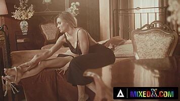 Kitana Lure Guides Kate Quinn in Lesbian Activity