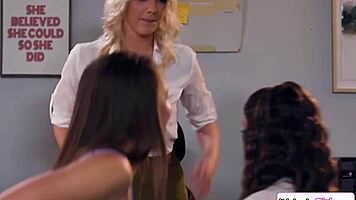 Teen and stepmom facesit blonde babe hard!