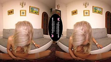 Solo Blonde Lady Victoria Pure in VR Experience
