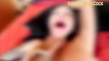 وصلت للتو وتريد زبي الكبير في كسها الضيق!