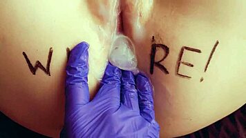 Hey, willst du diese ASMR-Schlampe ihre triefende nasse Fotze fingern sehen?