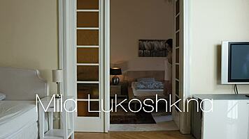 Flexible redhead ballerina lukoshkina performs naked