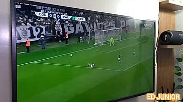 Corinthiano calls palmerense to watch game but fucks her ass completely